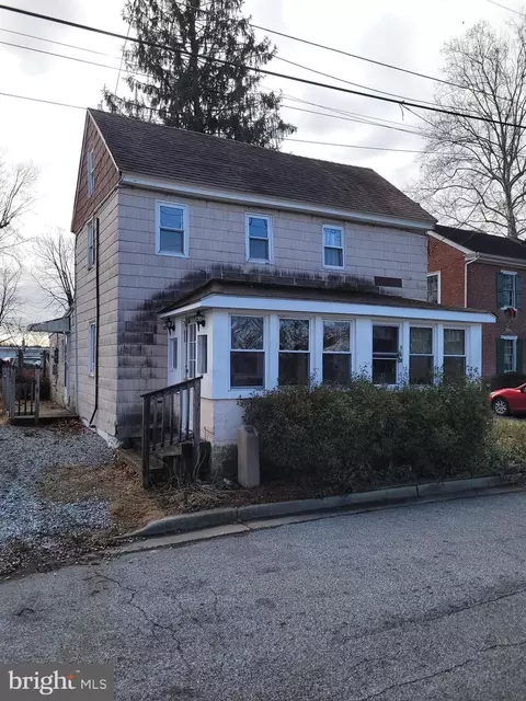 19 Lambert St, Alloway, NJ 08001