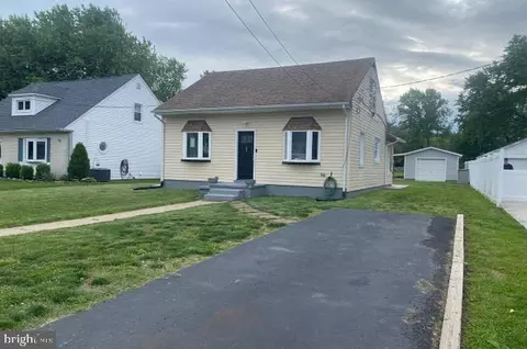 54 Cedar St, Pennsville, NJ 08070