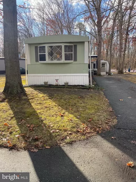 1 Cedarwood Dr, Pittsgrove, NJ 08318