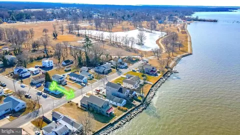 77 N River Dr, Pennsville, NJ 08070