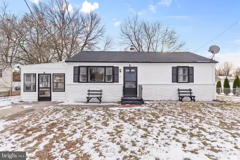 13 Park Ave, Pennsville, NJ 08070