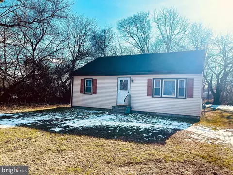 1 Stone Barn Rd, Pennsville, NJ 08070
