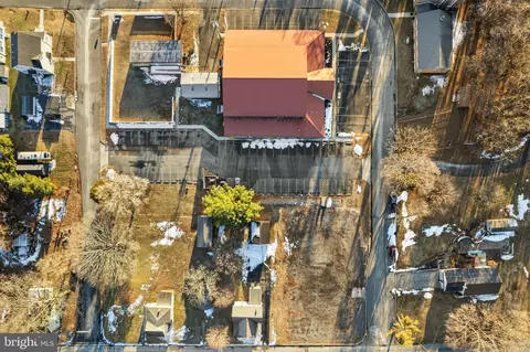 8 Chapel St, Pilesgrove, NJ 08098