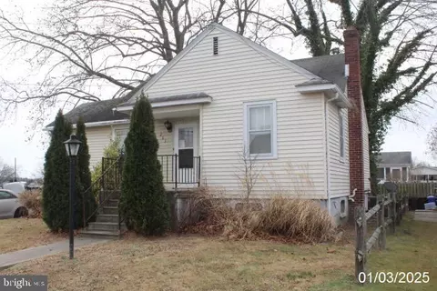 211 Highland Ave, Pennsville, NJ 08070