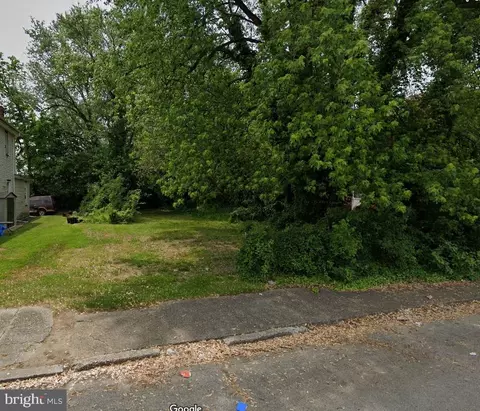 32 Walnut St, Penns Grove, NJ 08069