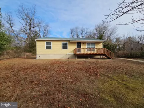 56 Maple Rd, Elmer, NJ 08318