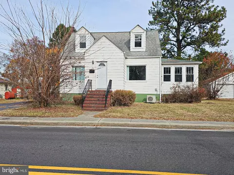 20 E Pittsfield St, Pennsville, NJ 08070