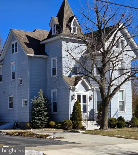 18 E Grant St, Woodstown, NJ 08098