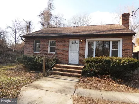 272 S Golfwood, Carneys Point, NJ 08069