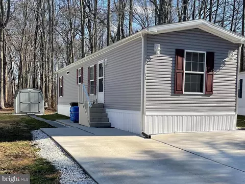 71 Forest Dr, Pennsville, NJ 08070