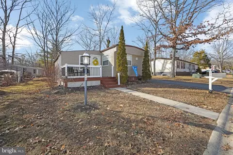 26 Elmwood Dr, Pittsgrove, NJ 08318
