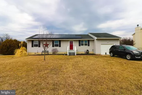 14 Ferry Rd, Pennsville, NJ 08070