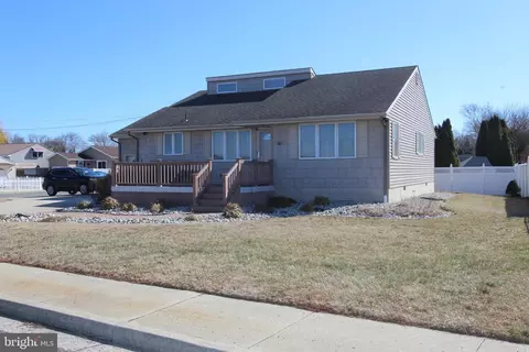 46 Riviera Dr, Pennsville, NJ 08070