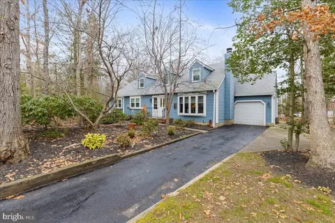 2 Tiverstock Dr, Pittsgrove, NJ 08318