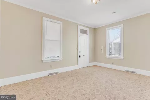118 8th St, Salem, NJ 08079
