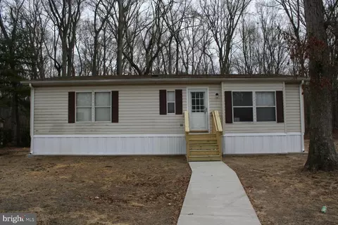 57 E Quillytown Rd Quilleytown #121, Carneys Point, NJ 08069