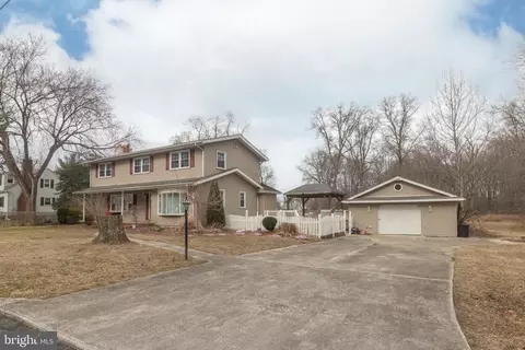 588 Orchard Dr, Penns Grove, NJ 08069