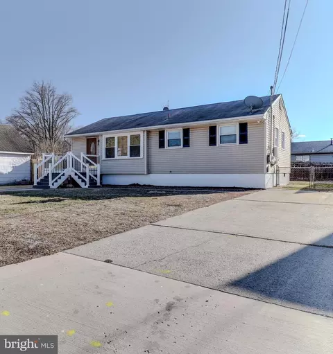 121 Nottingham Rd, Pennsville, NJ 08070