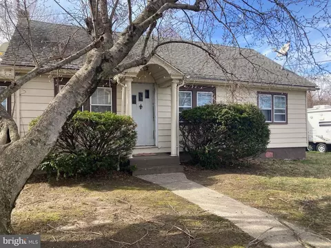 91 Yorke St, Salem, NJ 08079