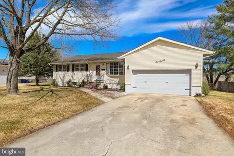 120 River Drive Ave, Pennsville, NJ 08070