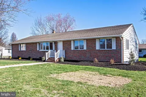 72 Georgia Rd, Pennsville, NJ 08070