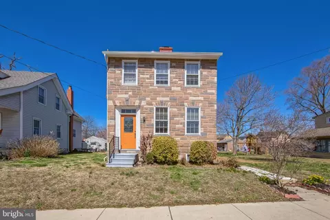 42 W Main St, Alloway, NJ 08001