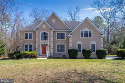 25 Harvest Dr, Elmer, NJ 08318