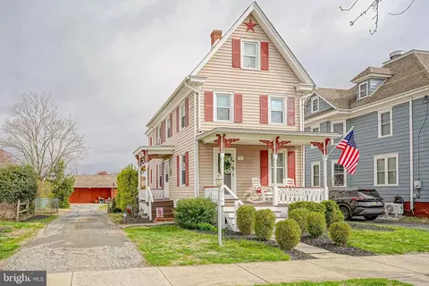 25 Dickinson St, Woodstown, NJ 08098