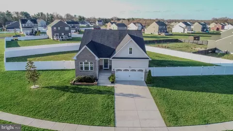 40 Oak Ln, Carneys Point, NJ 08069