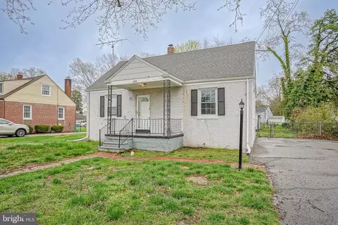 184 Chestnut St, Salem, NJ 08079
