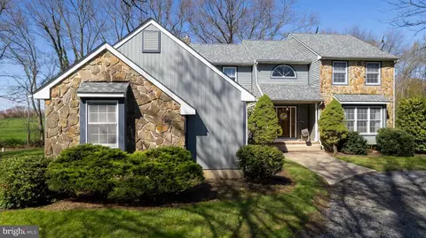 161 E Lake Rd, Pilesgrove, NJ 08098
