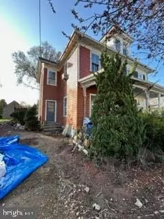 316 Broad St, Elmer, NJ 08318