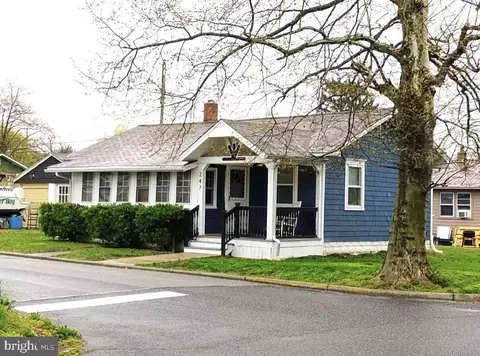 247 E St, Carneys Point, NJ 08069