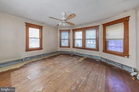 304 E Broadway, Salem, NJ 08079 photo 7