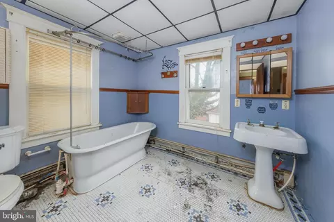 304 E Broadway, Salem, NJ 08079 photo 9
