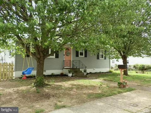 39 Harding Ave, Pennsville, NJ 08070