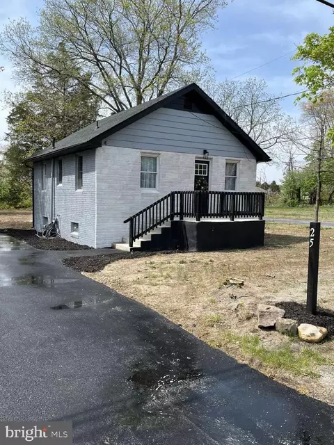 25 Steinfeld Ave, Pittsgrove, NJ 08318
