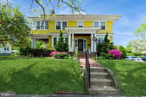61 Eighth St, Salem, NJ 08079