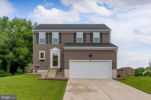 3 Lake Cir, Carneys Point, NJ 08069