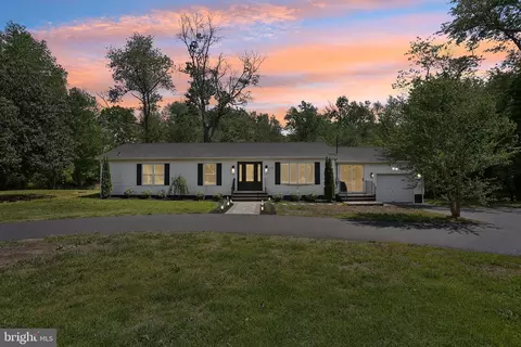 302 Fenwick Rd, Pilesgrove, NJ 08098