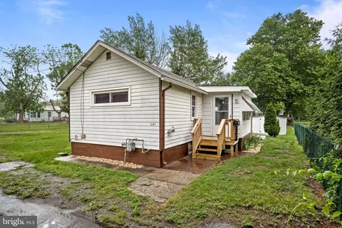 55 Airy Ave, Penns Grove, NJ 08069