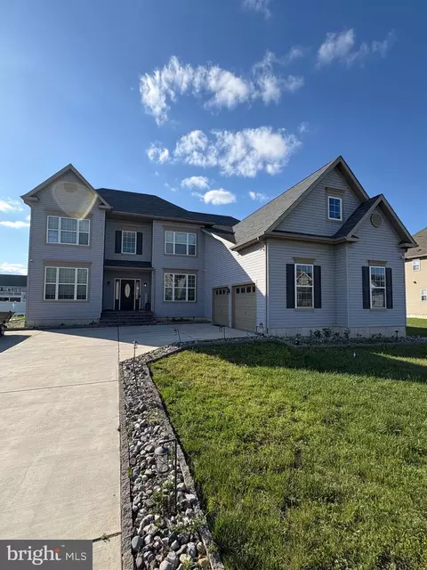 32 Granite Ln, Carneys Point, NJ 08069
