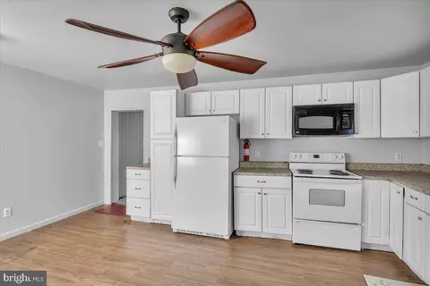 Entry Way - 200 Smith St, Salem, NJ 08079 photo 2 of 6