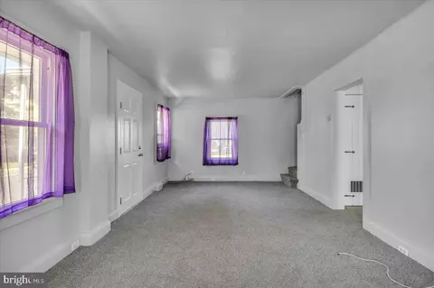Living - 200 Smith St, Salem, NJ 08079 photo 2 of 2