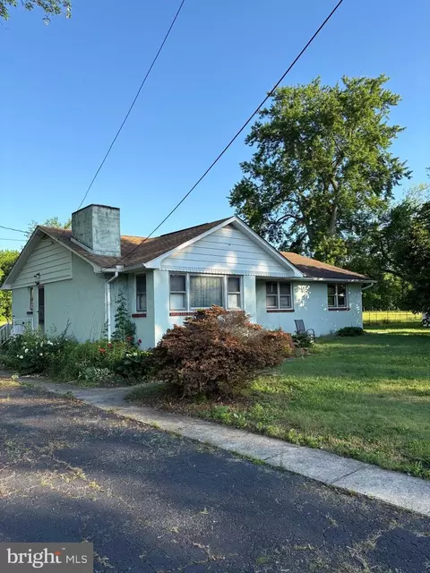 371 N Hook Rd, Pennsville, NJ 08070