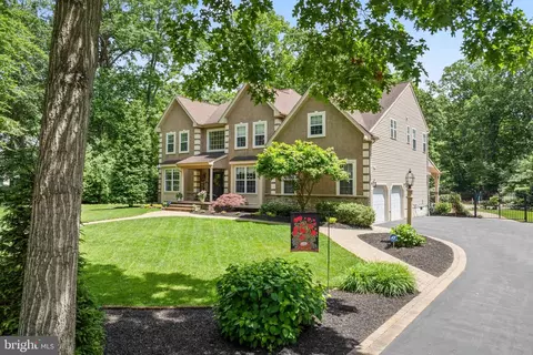 33 Waterview Dr, Pilesgrove, NJ 08098