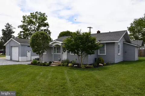 69 Walker Ave, Carneys Point, NJ 08069