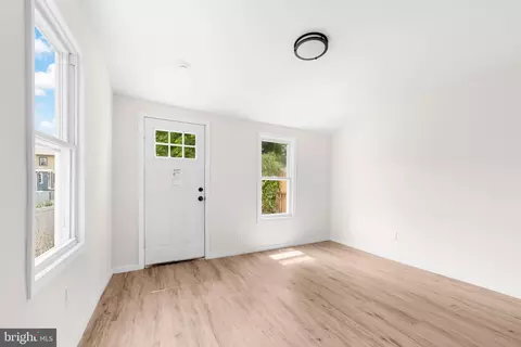 Living - 106 Eighth St, Salem, NJ 08079 photo 1 of 1