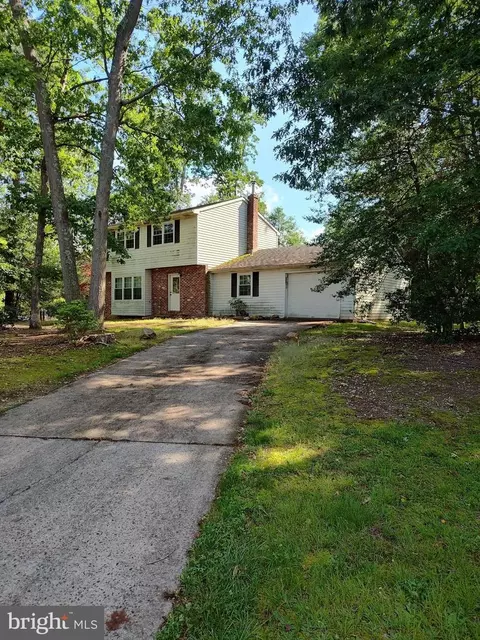 1 Doris Dr, Pittsgrove, NJ 08318