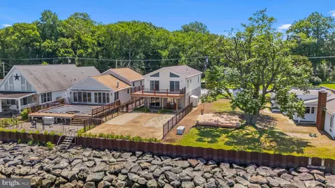 187 N River Dr, Pennsville, NJ 08070